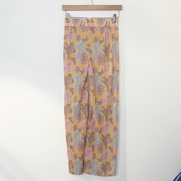 Forever21 yellow pull on floral palazzo wide leg lightweight pants - Picture 5 of 9